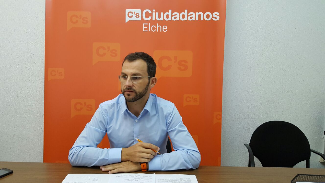 juan-antonio-sempere-en-sala-de-prensa