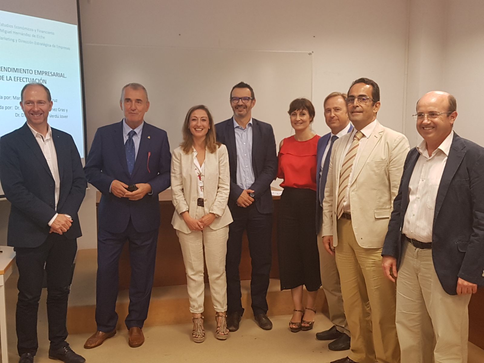 12-09-17-tesis identidad social del emprendedor