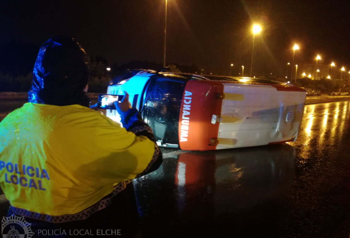 NOTA 28-01-18 - accidente fuga ambulancia FOTO