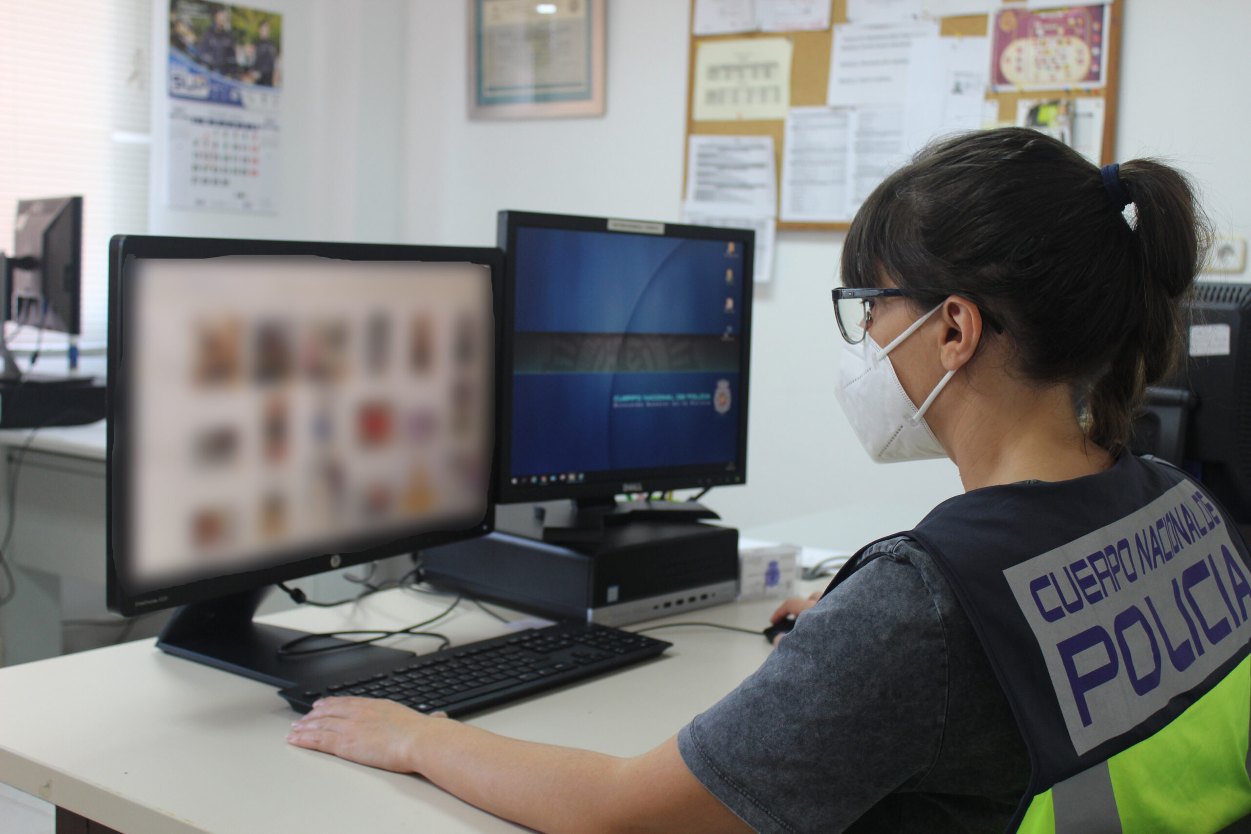 FOTO-ARCHIVO-INVESTIGADORA.jpg