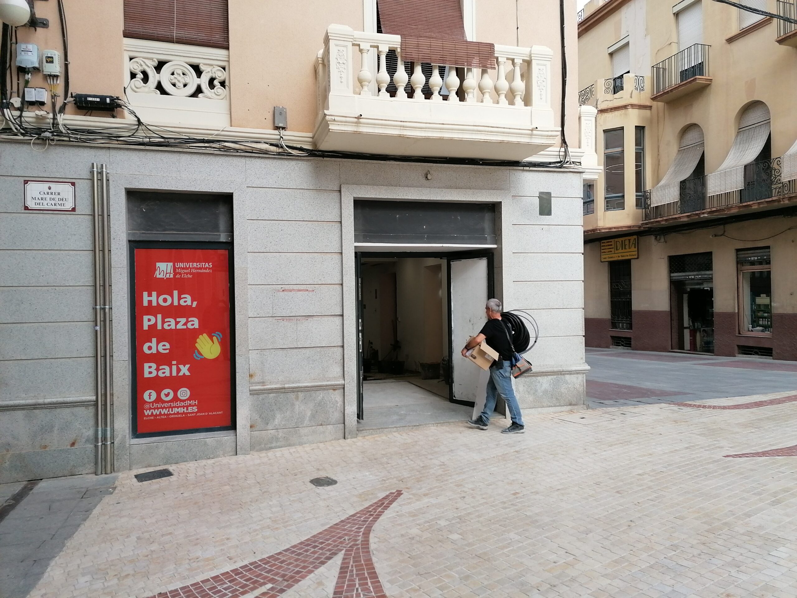 FOTO-UMH-PLAZA-BAIX