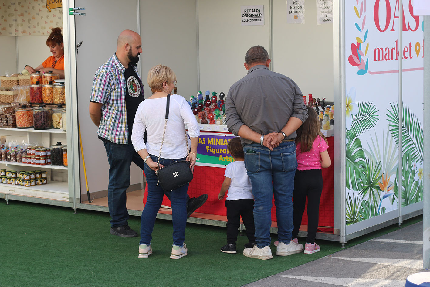 Stands-Market-8.jpg