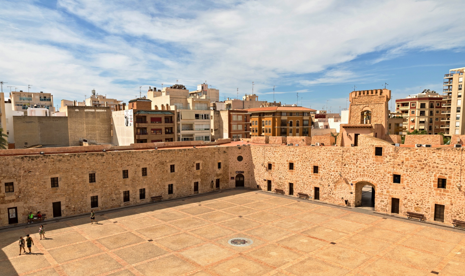 Castillo-sureste-w.jpg