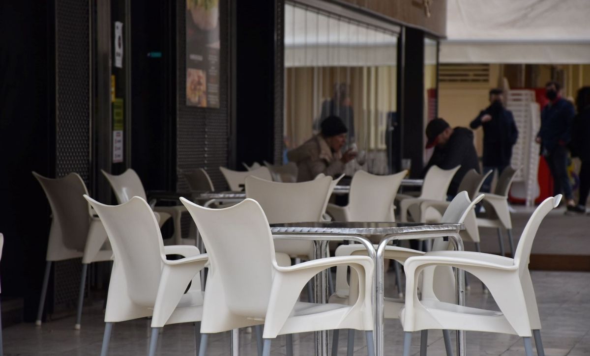 Ampliacion-hasta-final-del-ano-2022-la-exencion-de-la-tasa-de-mesas-y-sillas-para-la-hosteleria-y-restauracion