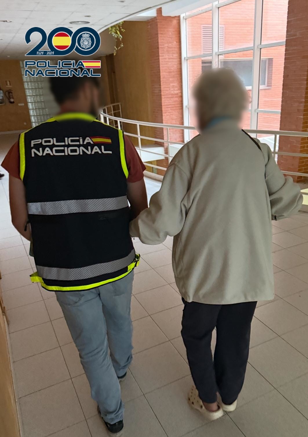 FOTO ESTAFA MUJER DEPENDIENTE