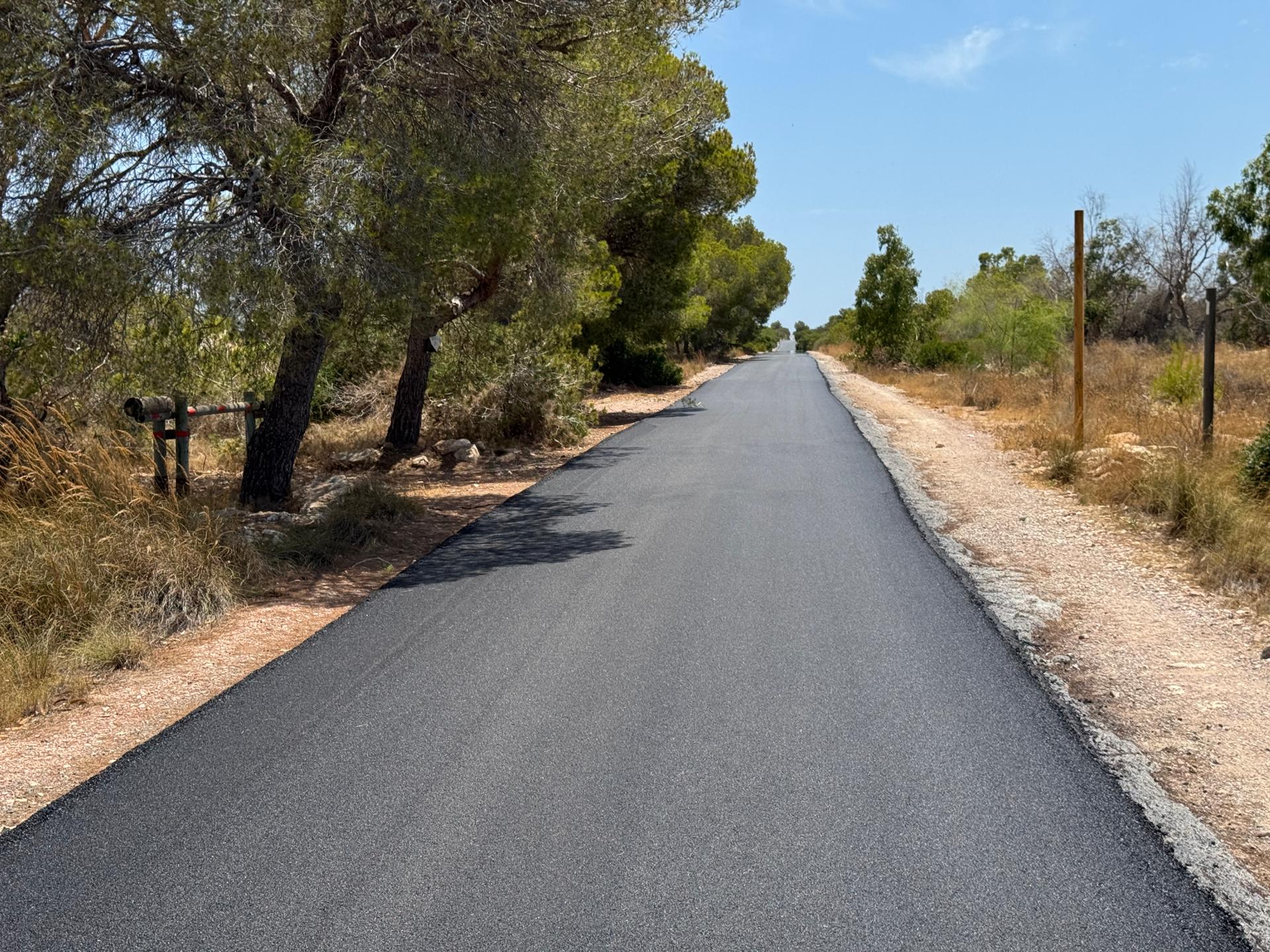 Asfalatdo carrertera del faro 2025